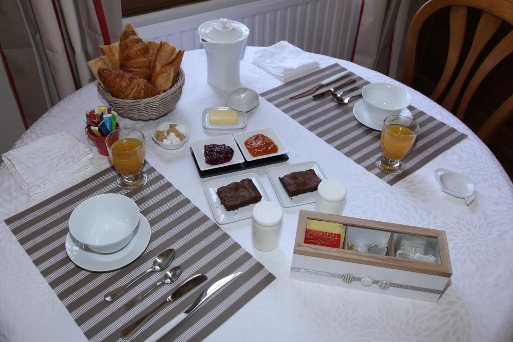 Bed and Breakfast Manoir Le Mesnil Saint-Martin-aux-Chartrains Екстер'єр фото