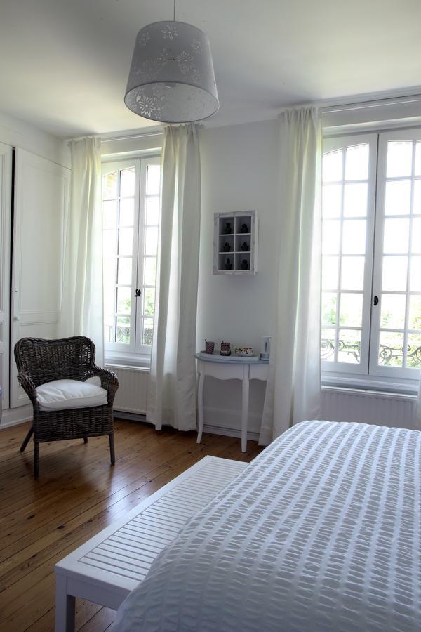 Bed and Breakfast Manoir Le Mesnil Saint-Martin-aux-Chartrains Екстер'єр фото